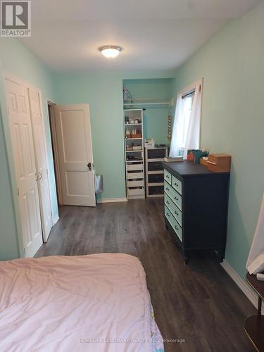 3920 Algonquin Avenue, Innisfil, ON - Indoor Photo Showing Bedroom