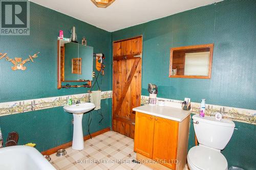 1322 River Road, Kawartha Lakes, ON - Indoor Photo Showing Bathroom