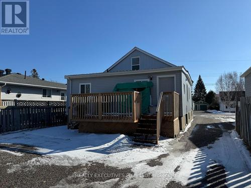 128 Oakwood Avenue, North Bay, ON - Outdoor