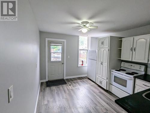 12 Glenelg Street W, Kawartha Lakes (Lindsay), ON - Indoor Photo Showing Kitchen