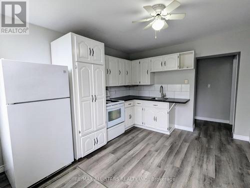 12 Glenelg Street W, Kawartha Lakes (Lindsay), ON - Indoor Photo Showing Kitchen