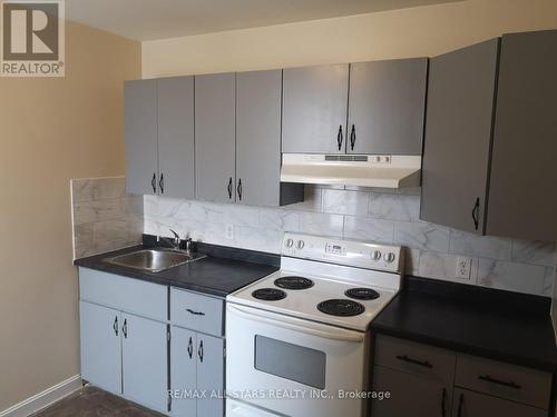 12 Glenelg Street W, Kawartha Lakes (Lindsay), ON - Indoor Photo Showing Kitchen