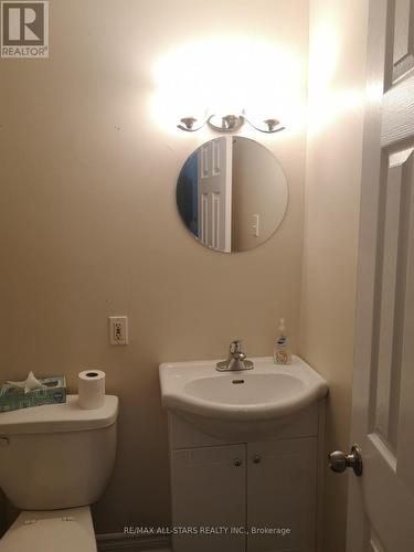 12 Glenelg Street W, Kawartha Lakes (Lindsay), ON - Indoor Photo Showing Bathroom