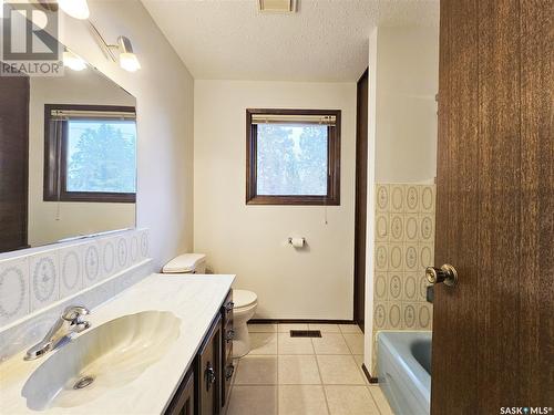 1282 111Th Street, North Battleford, SK - Indoor Photo Showing Bathroom