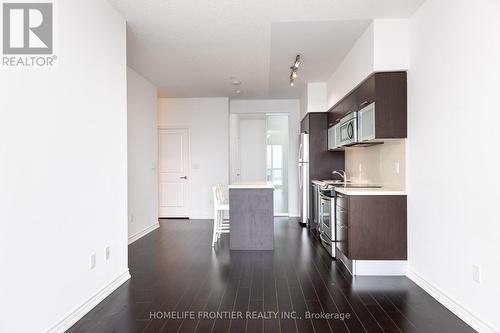 5609 - 386 Yonge Street, Toronto, ON - Indoor Photo Showing Other Room