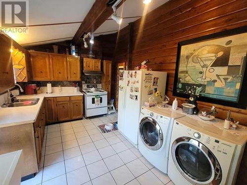 632 Wainwright Street, Prince George, BC - Indoor Photo Showing Laundry Room