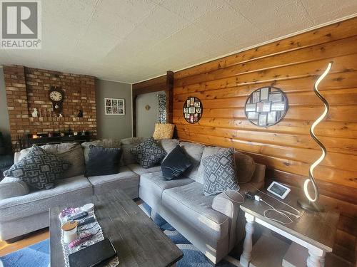 632 Wainwright Street, Prince George, BC - Indoor Photo Showing Living Room