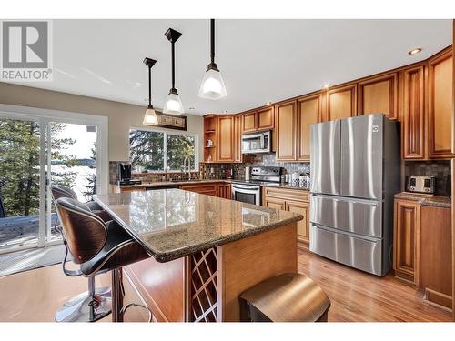 5040 Meier Sub Road, Cluculz Lake, BC - Indoor Photo Showing Kitchen