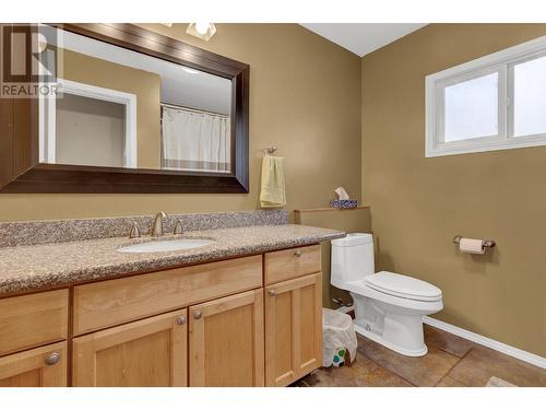 5040 Meier Sub Road, Cluculz Lake, BC - Indoor Photo Showing Bathroom