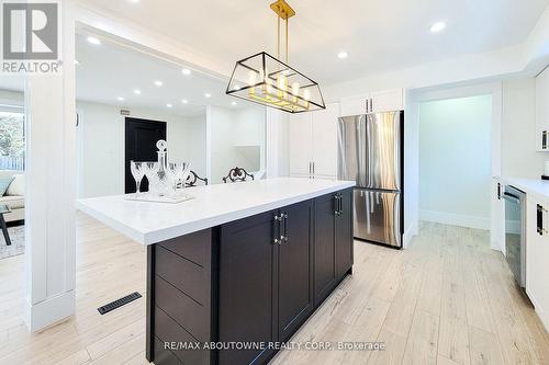 602 Jennifer Crescent, Burlington (Roseland), ON - Indoor Photo Showing Kitchen