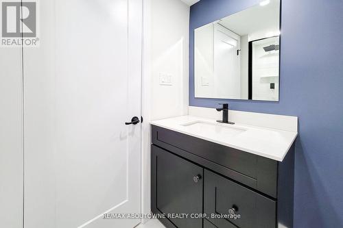 602 Jennifer Crescent, Burlington (Roseland), ON - Indoor Photo Showing Bathroom