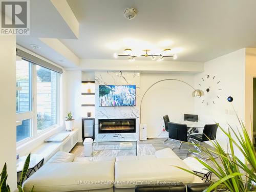 109 - 2530 Eglinton Avenue W, Mississauga (Central Erin Mills), ON - Indoor With Fireplace