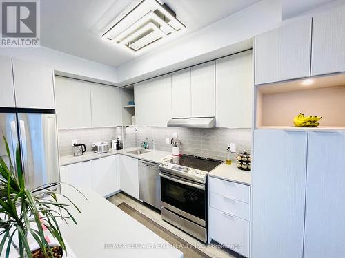 109 - 2530 Eglinton Avenue W, Mississauga (Central Erin Mills), ON - Indoor Photo Showing Kitchen With Upgraded Kitchen