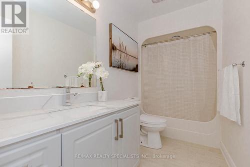 39 Seaborn Road, Brampton (Madoc), ON - Indoor Photo Showing Bathroom