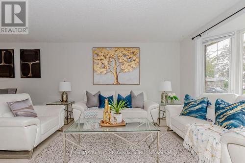 39 Seaborn Road, Brampton (Madoc), ON - Indoor Photo Showing Living Room