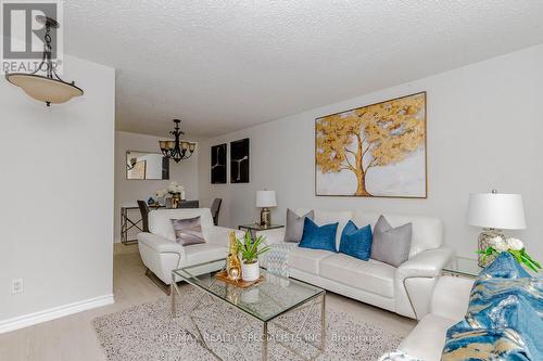 39 Seaborn Road, Brampton (Madoc), ON - Indoor Photo Showing Living Room