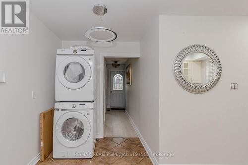 39 Seaborn Road, Brampton (Madoc), ON - Indoor Photo Showing Laundry Room