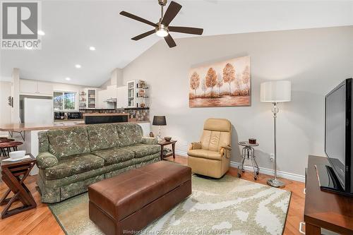 1354 Blue Heron, Windsor, ON - Indoor Photo Showing Living Room