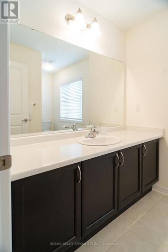 16 Macklin Street, Brantford, ON - Indoor Photo Showing Bathroom