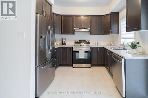 16 Macklin Street, Brantford, ON - Indoor Photo Showing Kitchen With Double Sink With Upgraded Kitchen