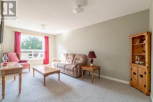 8 Chadwick Avenue, Guelph (Central West), ON - Indoor Photo Showing Living Room