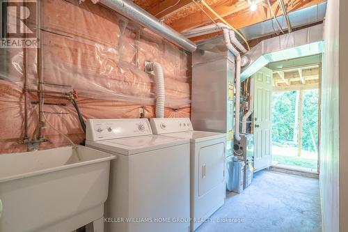 8 Chadwick Avenue, Guelph (Central West), ON - Indoor Photo Showing Laundry Room