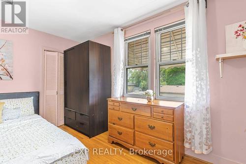 138 Westchester Crescent, St. Catharines, ON - Indoor Photo Showing Bedroom