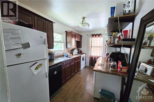 465 Newman Avenue, Ottawa, ON - Indoor Photo Showing Kitchen