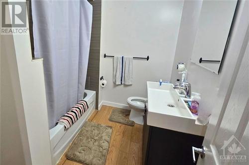 465 Newman Avenue, Ottawa, ON - Indoor Photo Showing Bathroom