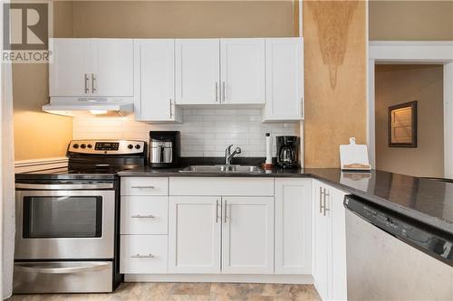 39 North Street, Moncton, NB - Indoor Photo Showing Kitchen With Double Sink