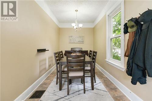 39 North Street, Moncton, NB - Indoor Photo Showing Dining Room