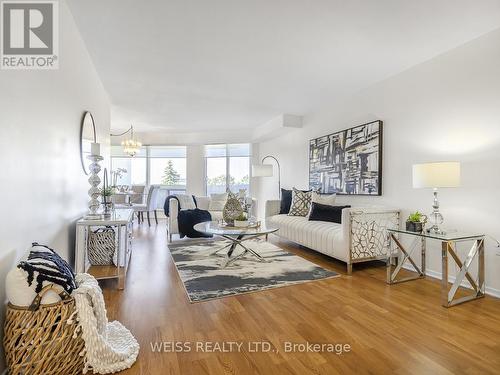 501 - 150 Neptune Drive, Toronto (Englemount-Lawrence), ON - Indoor Photo Showing Living Room