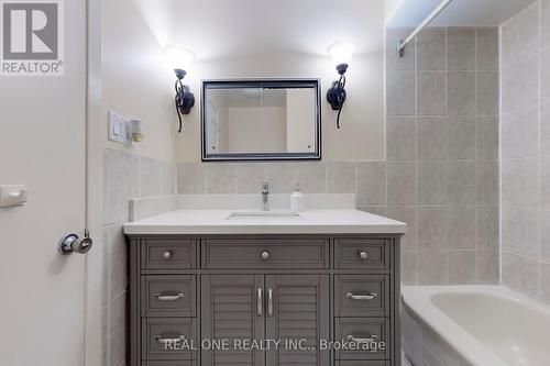 54 Bonis Avenue, Toronto (Tam O'Shanter-Sullivan), ON - Indoor Photo Showing Bathroom