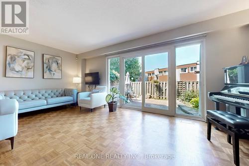 54 Bonis Avenue, Toronto (Tam O'Shanter-Sullivan), ON - Indoor Photo Showing Living Room