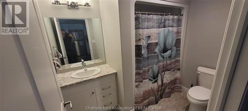 147 Howard Road, Chatham, ON - Indoor Photo Showing Bathroom