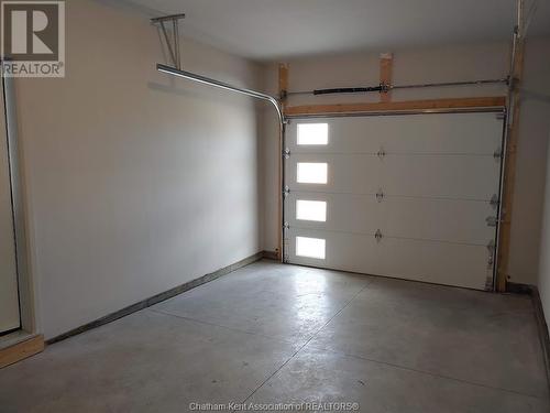 147 Howard Road, Chatham, ON - Indoor Photo Showing Garage