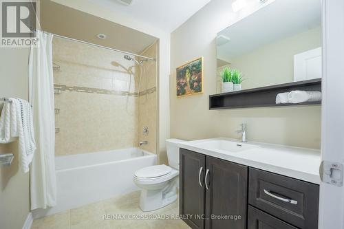 3333 Mockingbird Common Crescent, Oakville, ON - Indoor Photo Showing Bathroom