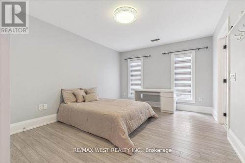 59 Maniza Road, Toronto (Downsview-Roding-Cfb), ON - Indoor Photo Showing Bedroom