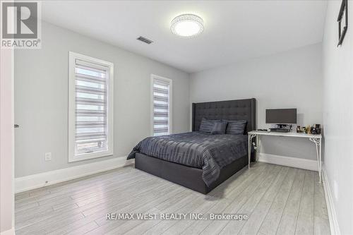 59 Maniza Road, Toronto (Downsview-Roding-Cfb), ON - Indoor Photo Showing Bedroom