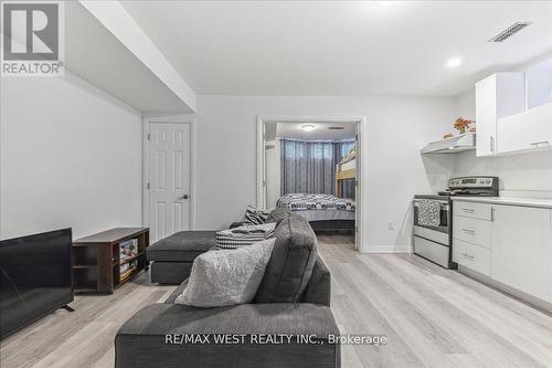 59 Maniza Road, Toronto (Downsview-Roding-Cfb), ON - Indoor