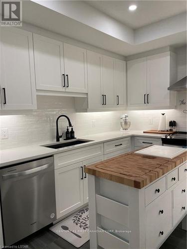 107 - 480 Callaway Road, London, ON - Indoor Photo Showing Kitchen With Upgraded Kitchen