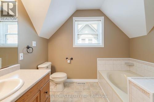 56 Princess Avenue, St. Thomas, ON - Indoor Photo Showing Bathroom