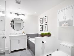 Ensuite bathroom - 