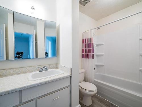 20-1697 Greenfield Ave, Kamloops, BC - Indoor Photo Showing Bathroom