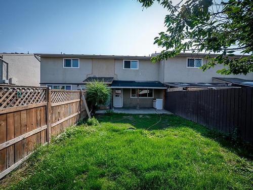 20-1697 Greenfield Ave, Kamloops, BC - Outdoor