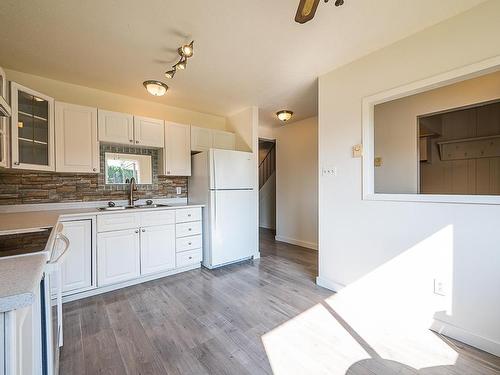 20-1697 Greenfield Ave, Kamloops, BC - Indoor Photo Showing Kitchen