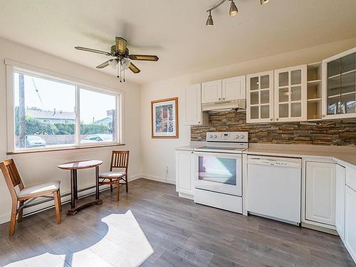 20-1697 Greenfield Ave, Kamloops, BC - Indoor Photo Showing Kitchen