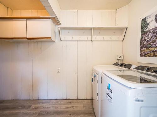 20-1697 Greenfield Ave, Kamloops, BC - Indoor Photo Showing Laundry Room