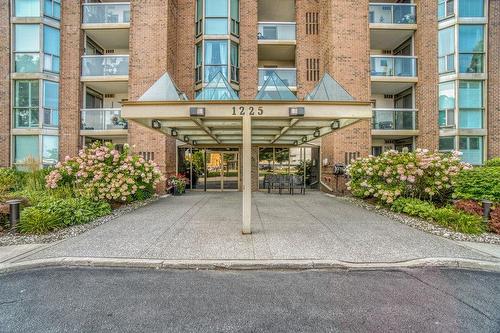 1225 North Shore Boulevard E|Unit #608, Burlington, ON - Outdoor With Balcony With Facade