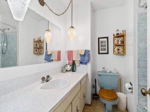 854 Gleneagles Drive, Kamloops, BC - Indoor Photo Showing Bathroom